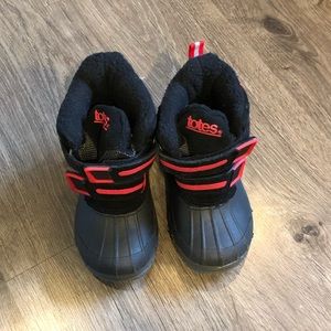 Brand new Totes Kids snow boots